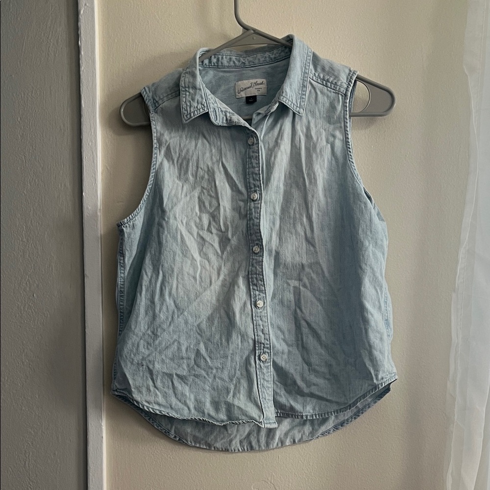 Universal Thread Light Blue Sleeveless Button Down Shirt